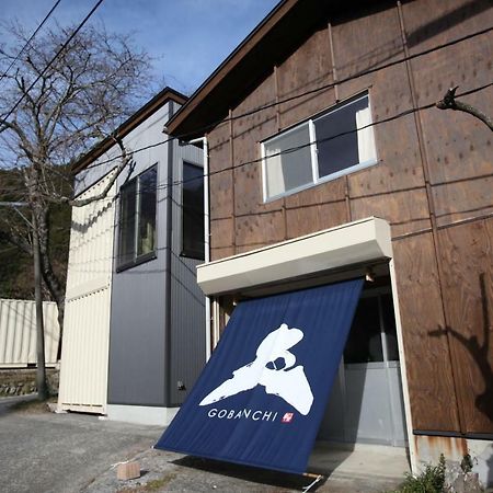 山の中の一棟貸切宿 五番地 Nambu (Yamanashi) Экстерьер фото