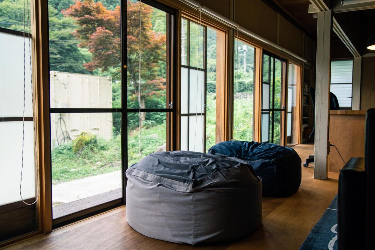 山の中の一棟貸切宿 五番地 Nambu (Yamanashi) Экстерьер фото