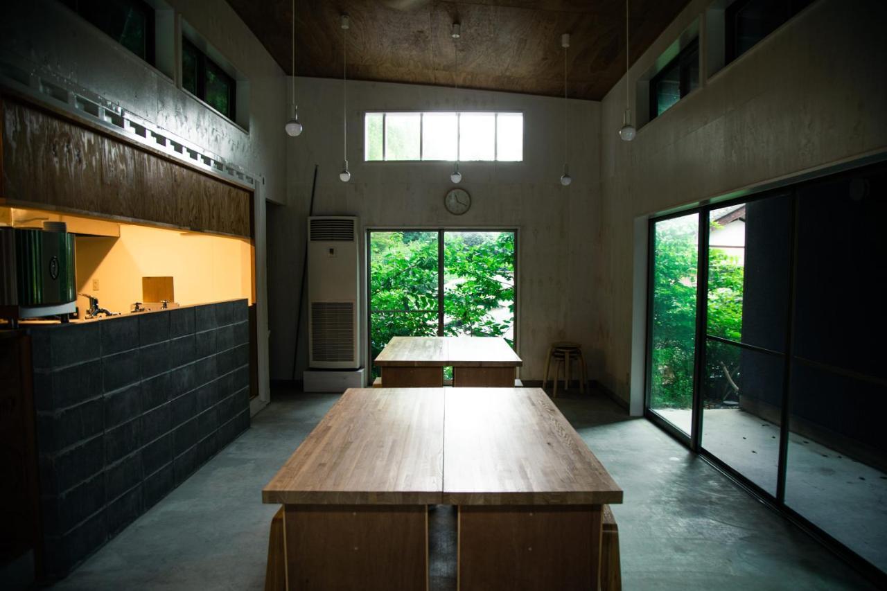 山の中の一棟貸切宿 五番地 Nambu (Yamanashi) Экстерьер фото